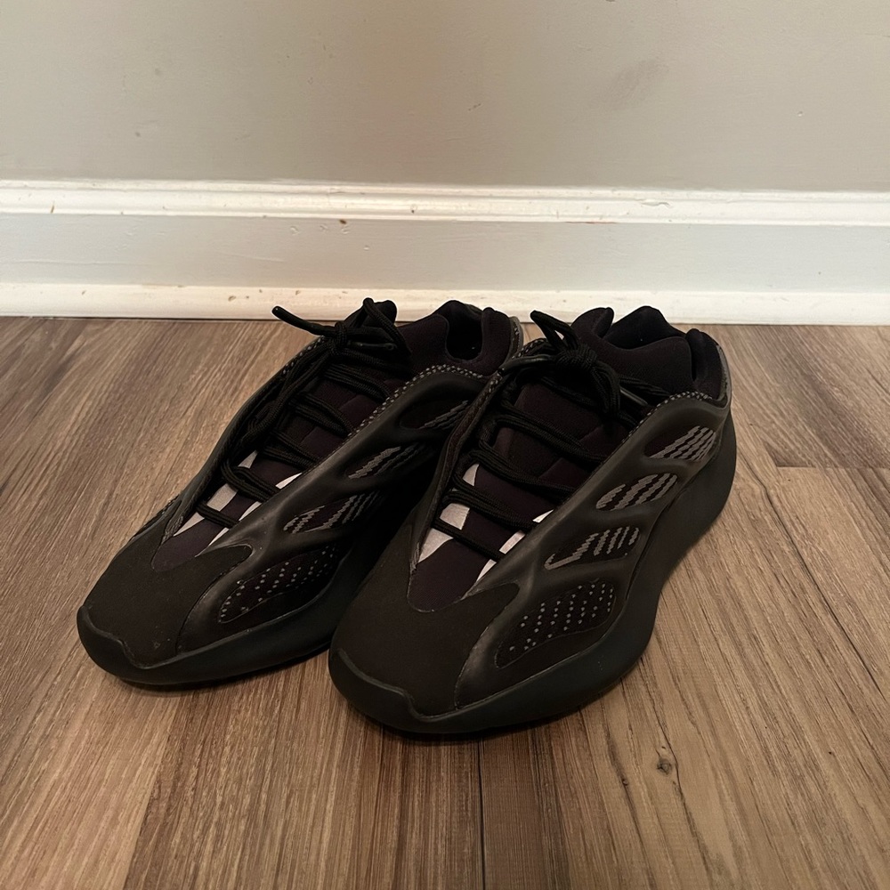 Adidas yeezy 700